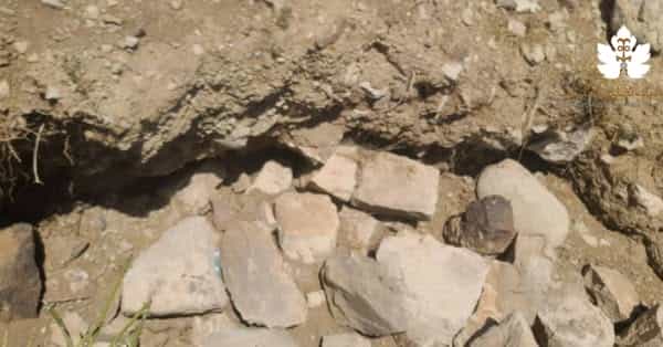 موقع جبل القانع في قرية بيت الجاكي مديرية سنحان  - صورة إضافية 2